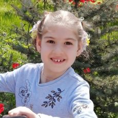 Галустьян Анна, 7 лет