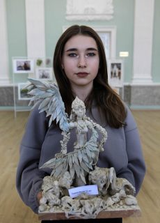 Гущина Нелли, 12 лет, (Царевна Лебедь), преп. И.В. Володин